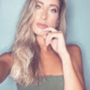 Meet your Posher, Dina